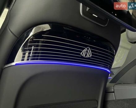 Черный Мерседес Майбах, объемом двигателя 3.98 л и пробегом 1 тыс. км за 232461 $, фото 22 на Automoto.ua