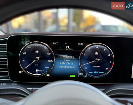 Черный Мерседес Майбах, объемом двигателя 3.98 л и пробегом 98 тыс. км за 154900 $, фото 35 на Automoto.ua