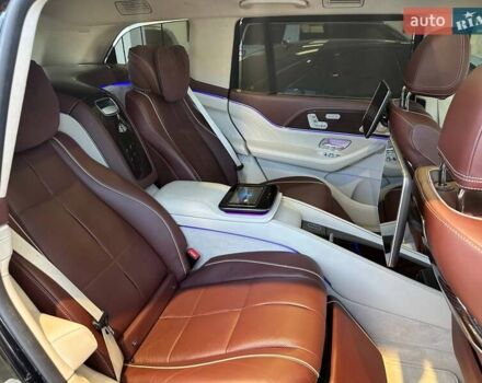 Черный Мерседес Майбах, объемом двигателя 4 л и пробегом 56 тыс. км за 154900 $, фото 26 на Automoto.ua