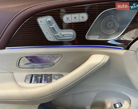 Черный Мерседес Майбах, объемом двигателя 4 л и пробегом 56 тыс. км за 154900 $, фото 13 на Automoto.ua