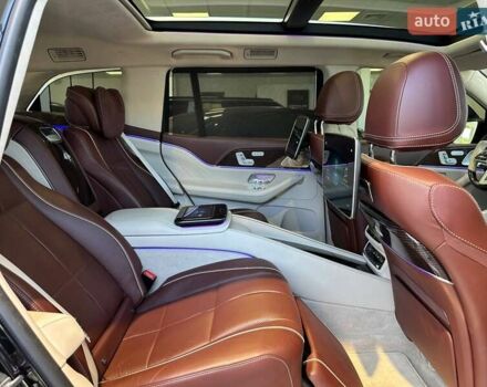 Черный Мерседес Майбах, объемом двигателя 4 л и пробегом 56 тыс. км за 154900 $, фото 23 на Automoto.ua