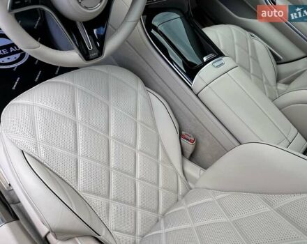 Черный Мерседес Майбах, объемом двигателя 6 л и пробегом 19 тыс. км за 209900 $, фото 47 на Automoto.ua