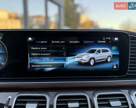 Черный Мерседес Майбах, объемом двигателя 3.98 л и пробегом 98 тыс. км за 154900 $, фото 54 на Automoto.ua