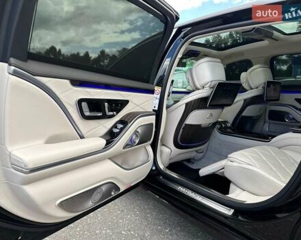 Черный Мерседес Майбах, объемом двигателя 6 л и пробегом 19 тыс. км за 209900 $, фото 94 на Automoto.ua