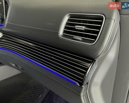 Черный Мерседес Майбах, объемом двигателя 3.98 л и пробегом 1 тыс. км за 232461 $, фото 36 на Automoto.ua