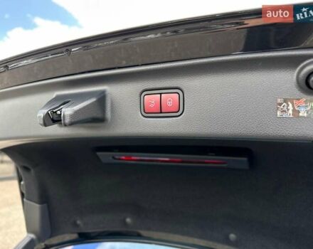 Черный Мерседес Майбах, объемом двигателя 6 л и пробегом 19 тыс. км за 209900 $, фото 40 на Automoto.ua