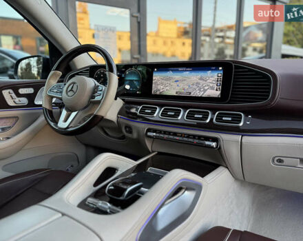 Черный Мерседес Майбах, объемом двигателя 3.98 л и пробегом 98 тыс. км за 154900 $, фото 90 на Automoto.ua