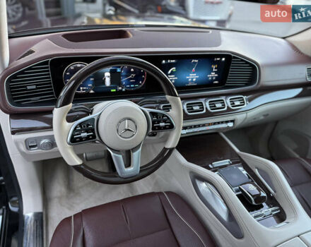 Черный Мерседес Майбах, объемом двигателя 3.98 л и пробегом 98 тыс. км за 154900 $, фото 30 на Automoto.ua