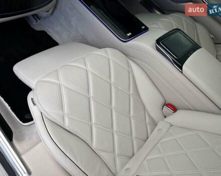 Черный Мерседес Майбах, объемом двигателя 6 л и пробегом 19 тыс. км за 209900 $, фото 95 на Automoto.ua