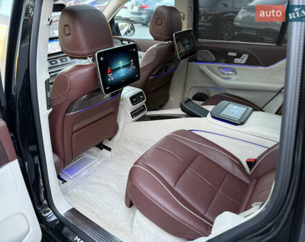 Черный Мерседес Майбах, объемом двигателя 3.98 л и пробегом 98 тыс. км за 154900 $, фото 62 на Automoto.ua