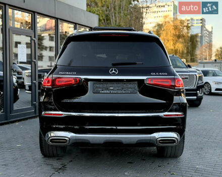 Черный Мерседес Майбах, объемом двигателя 3.98 л и пробегом 98 тыс. км за 154900 $, фото 18 на Automoto.ua