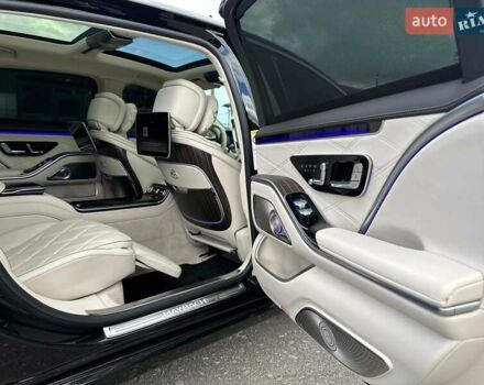 Черный Мерседес Майбах, объемом двигателя 6 л и пробегом 19 тыс. км за 209900 $, фото 70 на Automoto.ua