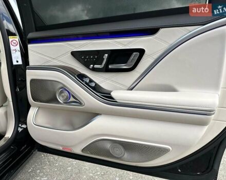 Черный Мерседес Майбах, объемом двигателя 6 л и пробегом 19 тыс. км за 209900 $, фото 69 на Automoto.ua