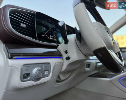 Черный Мерседес Майбах, объемом двигателя 3.98 л и пробегом 98 тыс. км за 154900 $, фото 32 на Automoto.ua