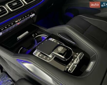 Черный Мерседес Майбах, объемом двигателя 3.98 л и пробегом 1 тыс. км за 232461 $, фото 16 на Automoto.ua