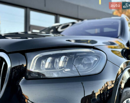 Черный Мерседес Майбах, объемом двигателя 3.98 л и пробегом 98 тыс. км за 154900 $, фото 3 на Automoto.ua