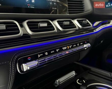 Черный Мерседес Майбах, объемом двигателя 3.98 л и пробегом 1 тыс. км за 232461 $, фото 17 на Automoto.ua