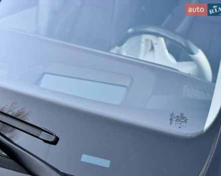 Черный Мерседес Майбах, объемом двигателя 3.98 л и пробегом 98 тыс. км за 154900 $, фото 10 на Automoto.ua