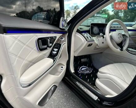 Черный Мерседес Майбах, объемом двигателя 6 л и пробегом 19 тыс. км за 209900 $, фото 37 на Automoto.ua