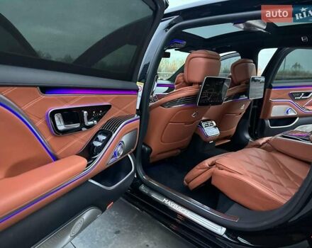 Черный Мерседес Майбах, объемом двигателя 3.98 л и пробегом 44 тыс. км за 190000 $, фото 48 на Automoto.ua