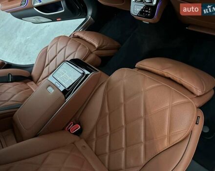 Черный Мерседес Майбах, объемом двигателя 3.98 л и пробегом 44 тыс. км за 190000 $, фото 66 на Automoto.ua