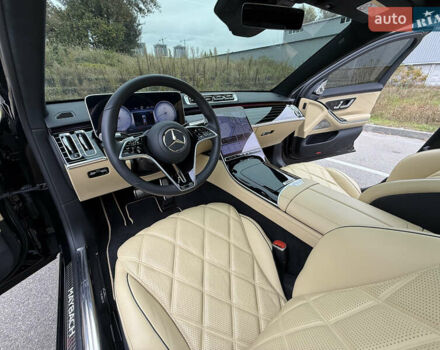 Черный Мерседес Майбах, объемом двигателя 3.98 л и пробегом 18 тыс. км за 208888 $, фото 97 на Automoto.ua