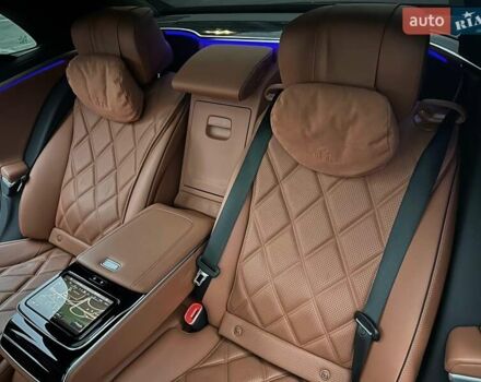 Черный Мерседес Майбах, объемом двигателя 3.98 л и пробегом 44 тыс. км за 190000 $, фото 56 на Automoto.ua