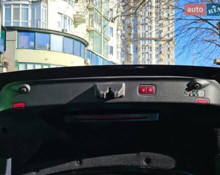 Черный Мерседес Майбах, объемом двигателя 3.98 л и пробегом 30 тыс. км за 195000 $, фото 59 на Automoto.ua