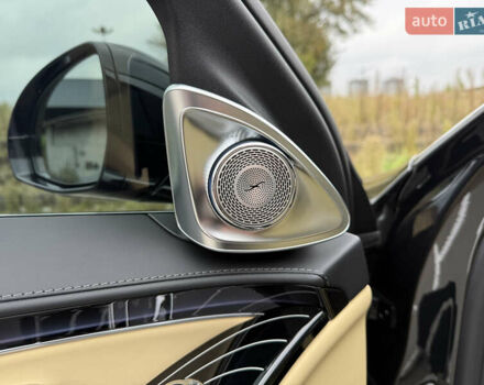 Черный Мерседес Майбах, объемом двигателя 3.98 л и пробегом 18 тыс. км за 208888 $, фото 63 на Automoto.ua