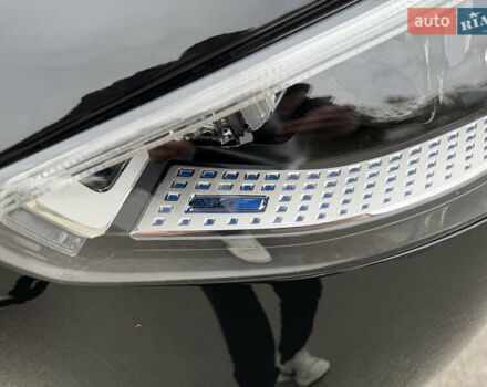 Черный Мерседес Майбах, объемом двигателя 3.98 л и пробегом 18 тыс. км за 208888 $, фото 46 на Automoto.ua