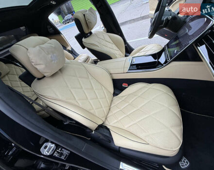 Черный Мерседес Майбах, объемом двигателя 3.98 л и пробегом 18 тыс. км за 208888 $, фото 93 на Automoto.ua