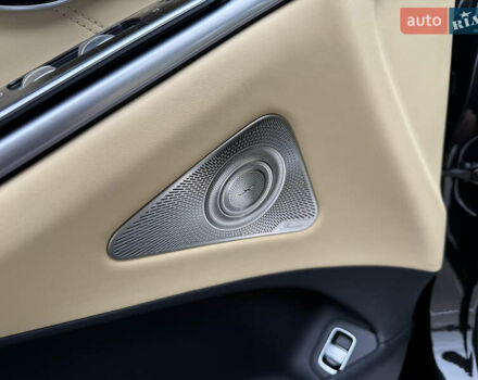 Черный Мерседес Майбах, объемом двигателя 3.98 л и пробегом 18 тыс. км за 208888 $, фото 67 на Automoto.ua