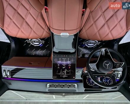 Черный Мерседес Майбах, объемом двигателя 3.98 л и пробегом 44 тыс. км за 190000 $, фото 74 на Automoto.ua