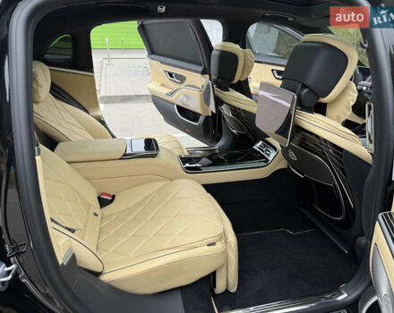 Черный Мерседес Майбах, объемом двигателя 3.98 л и пробегом 18 тыс. км за 208888 $, фото 84 на Automoto.ua