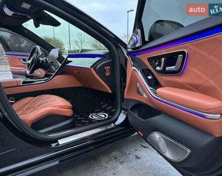 Черный Мерседес Майбах, объемом двигателя 3.98 л и пробегом 44 тыс. км за 190000 $, фото 44 на Automoto.ua