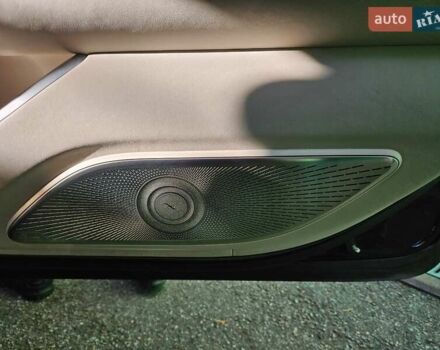 Черный Мерседес Майбах, объемом двигателя 3.98 л и пробегом 30 тыс. км за 195000 $, фото 7 на Automoto.ua