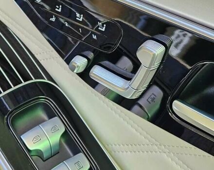 Черный Мерседес Майбах, объемом двигателя 3.98 л и пробегом 30 тыс. км за 195000 $, фото 36 на Automoto.ua