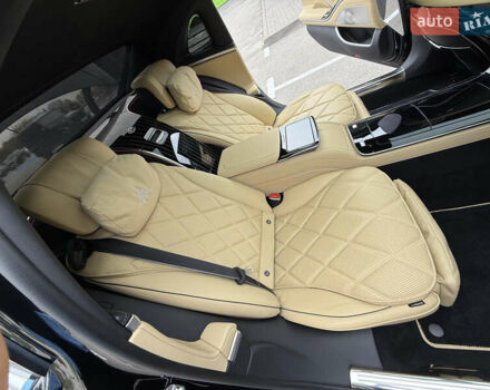 Черный Мерседес Майбах, объемом двигателя 3.98 л и пробегом 18 тыс. км за 208888 $, фото 86 на Automoto.ua