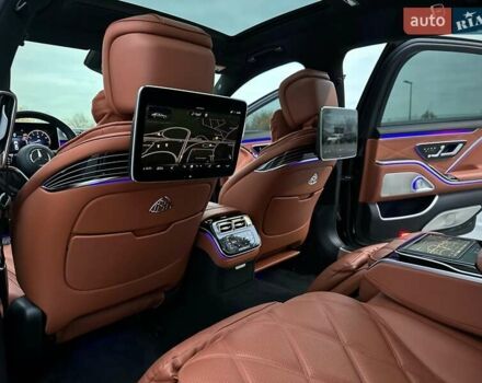 Черный Мерседес Майбах, объемом двигателя 3.98 л и пробегом 44 тыс. км за 190000 $, фото 62 на Automoto.ua