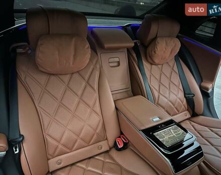 Черный Мерседес Майбах, объемом двигателя 3.98 л и пробегом 44 тыс. км за 190000 $, фото 63 на Automoto.ua