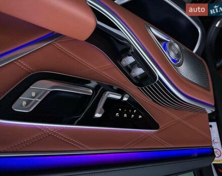 Черный Мерседес Майбах, объемом двигателя 3.98 л и пробегом 44 тыс. км за 190000 $, фото 65 на Automoto.ua