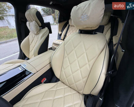 Черный Мерседес Майбах, объемом двигателя 3.98 л и пробегом 18 тыс. км за 208888 $, фото 72 на Automoto.ua