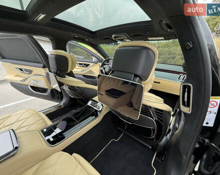 Черный Мерседес Майбах, объемом двигателя 3.98 л и пробегом 18 тыс. км за 208888 $, фото 85 на Automoto.ua