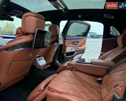 Черный Мерседес Майбах, объемом двигателя 3.98 л и пробегом 44 тыс. км за 190000 $, фото 64 на Automoto.ua