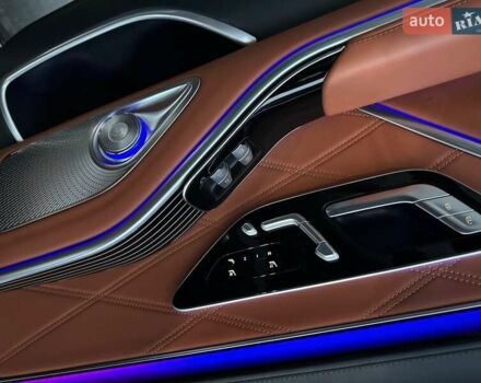 Черный Мерседес Майбах, объемом двигателя 3.98 л и пробегом 44 тыс. км за 190000 $, фото 55 на Automoto.ua