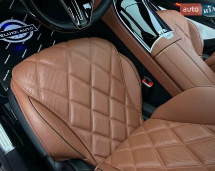 Черный Мерседес Майбах, объемом двигателя 3.98 л и пробегом 44 тыс. км за 190000 $, фото 35 на Automoto.ua