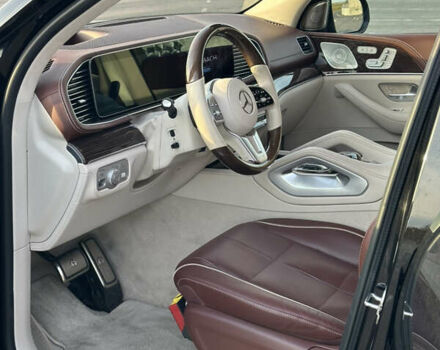 Черный Мерседес Майбах, объемом двигателя 4 л и пробегом 90 тыс. км за 165000 $, фото 21 на Automoto.ua