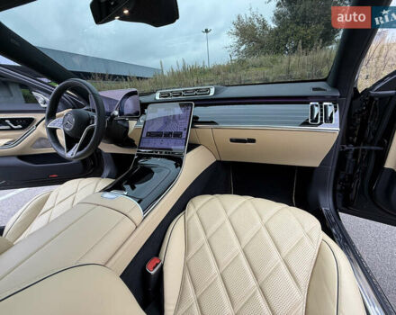 Черный Мерседес Майбах, объемом двигателя 3.98 л и пробегом 18 тыс. км за 208888 $, фото 82 на Automoto.ua