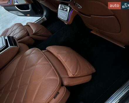 Черный Мерседес Майбах, объемом двигателя 3.98 л и пробегом 44 тыс. км за 190000 $, фото 69 на Automoto.ua