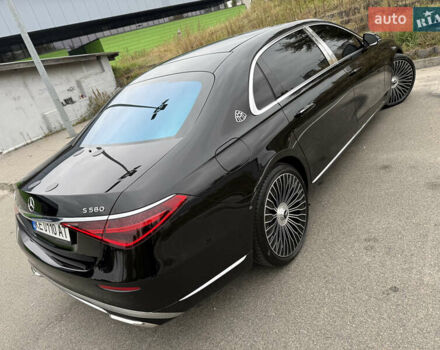 Черный Мерседес Майбах, объемом двигателя 3.98 л и пробегом 18 тыс. км за 208888 $, фото 4 на Automoto.ua